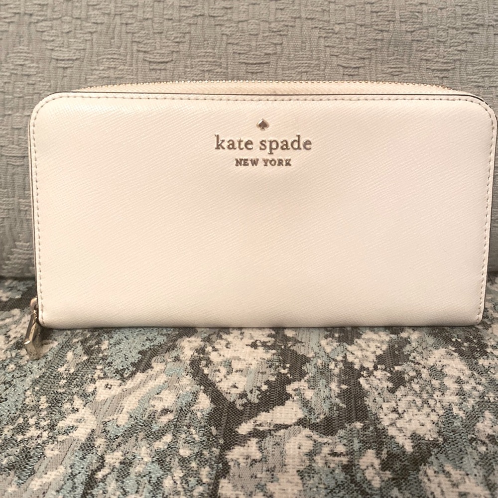 Kate Spade Morgan Zip-around Wallet; Saffiano leather, Parchment barely used